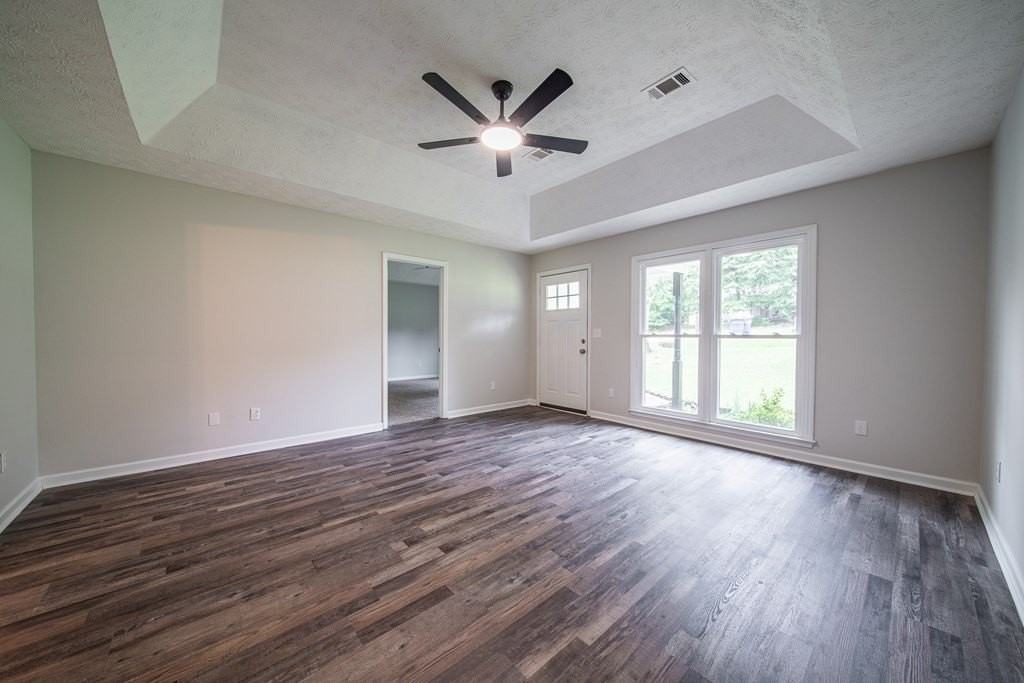 54 Lee Rd - Photo 3 of 32
