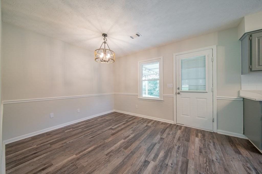 54 Lee Rd - Photo 5 of 32