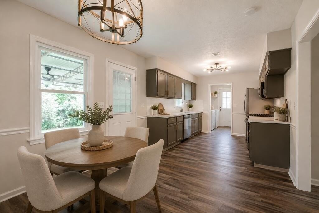 54 Lee Rd - Photo 7 of 32