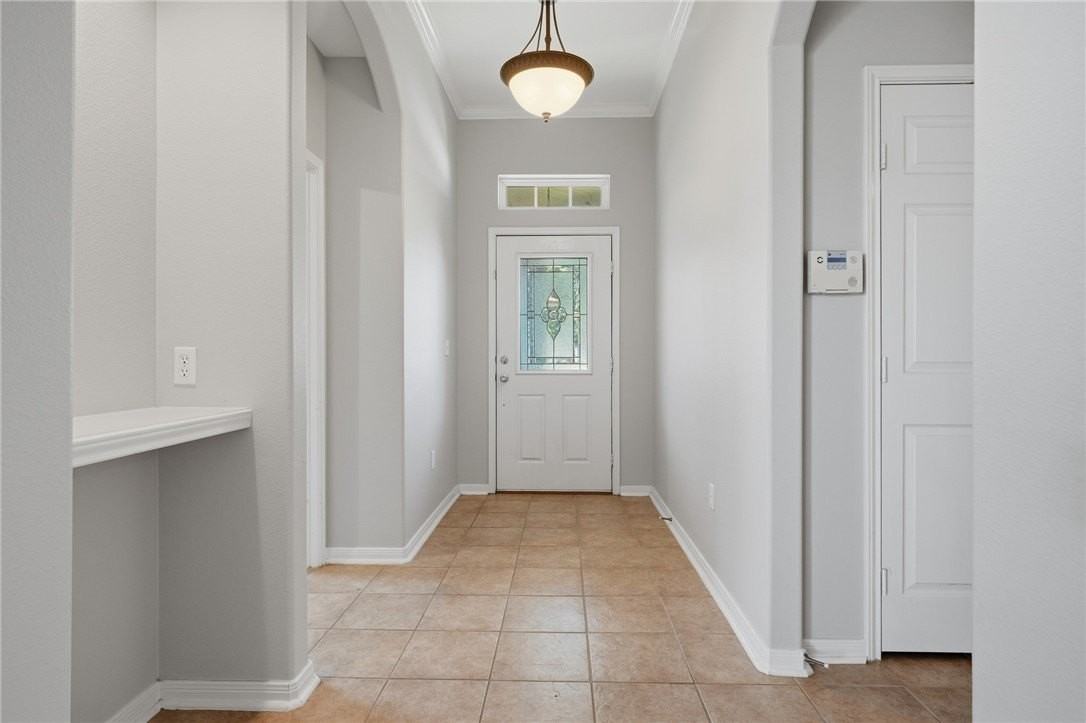313 San Rafael Dr - Photo 4 of 29
