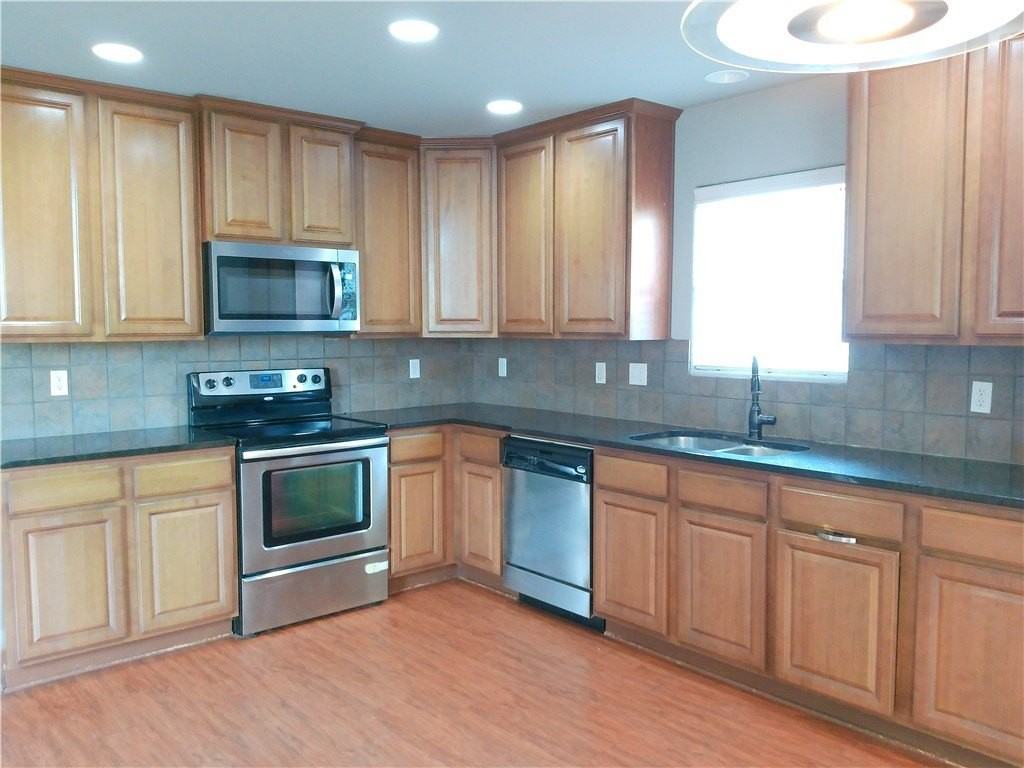 2241 Abeto Dr - Photo 3 of 19