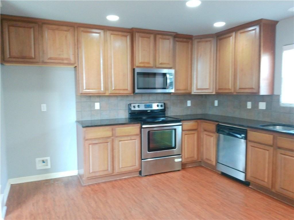 2241 Abeto Dr - Photo 4 of 19