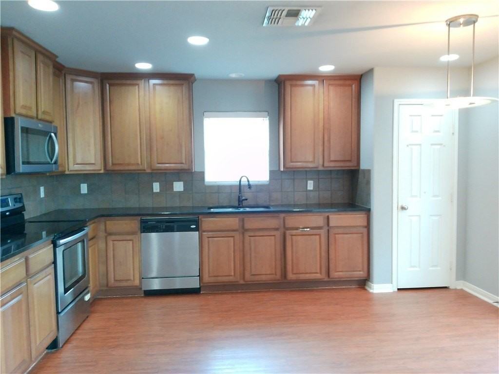2241 Abeto Dr - Photo 5 of 19