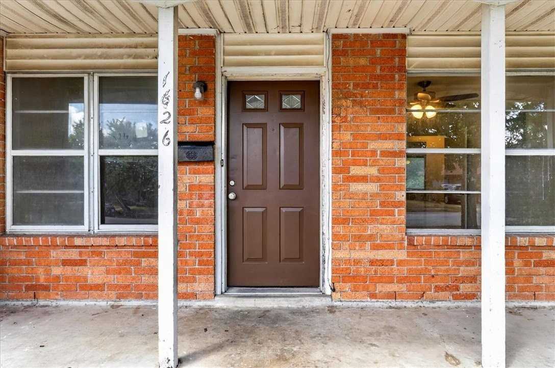 1626 Bois D Arc Pl - Photo 2 of 33