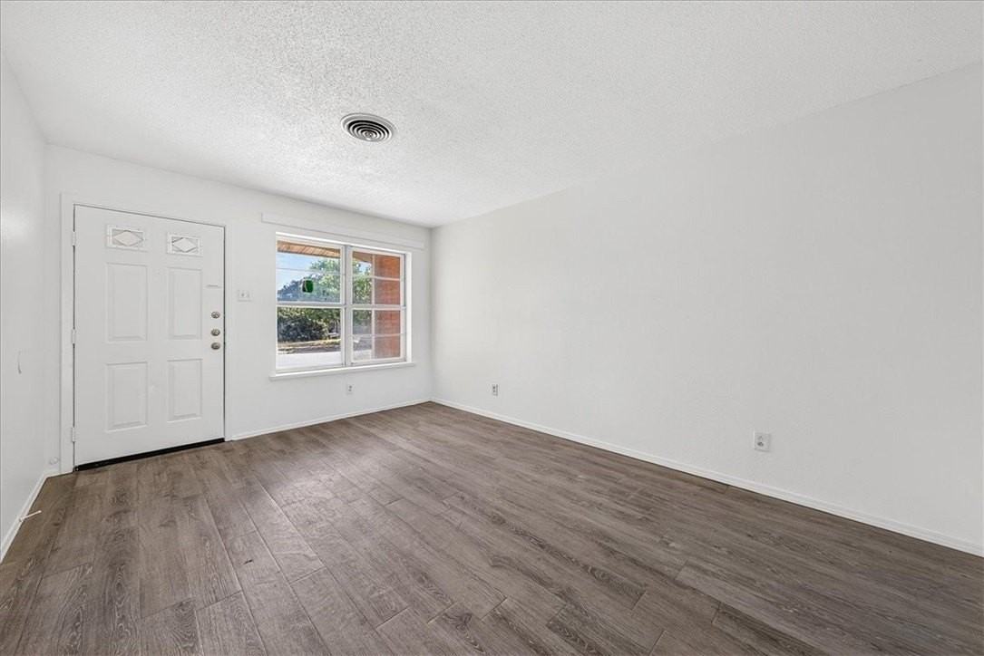 1626 Bois D Arc Pl - Photo 6 of 33