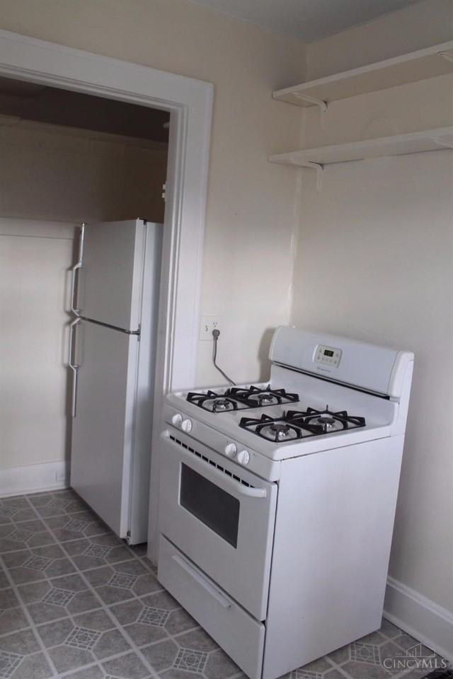 6813 Bramble Ave - Photo 6 of 13