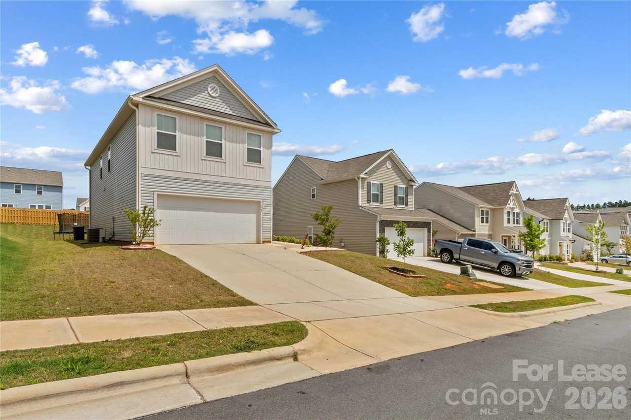 125 Mooring Dr - Photo 2 of 34