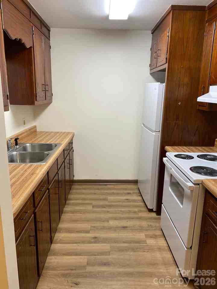 682 Oakland Avenue Ext #A - Photo 2 of 9
