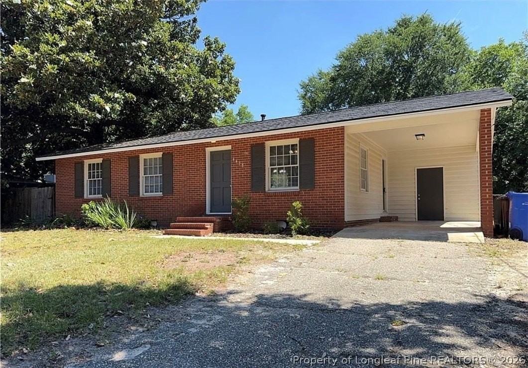 4438 Wellington Dr - Photo 2 of 23