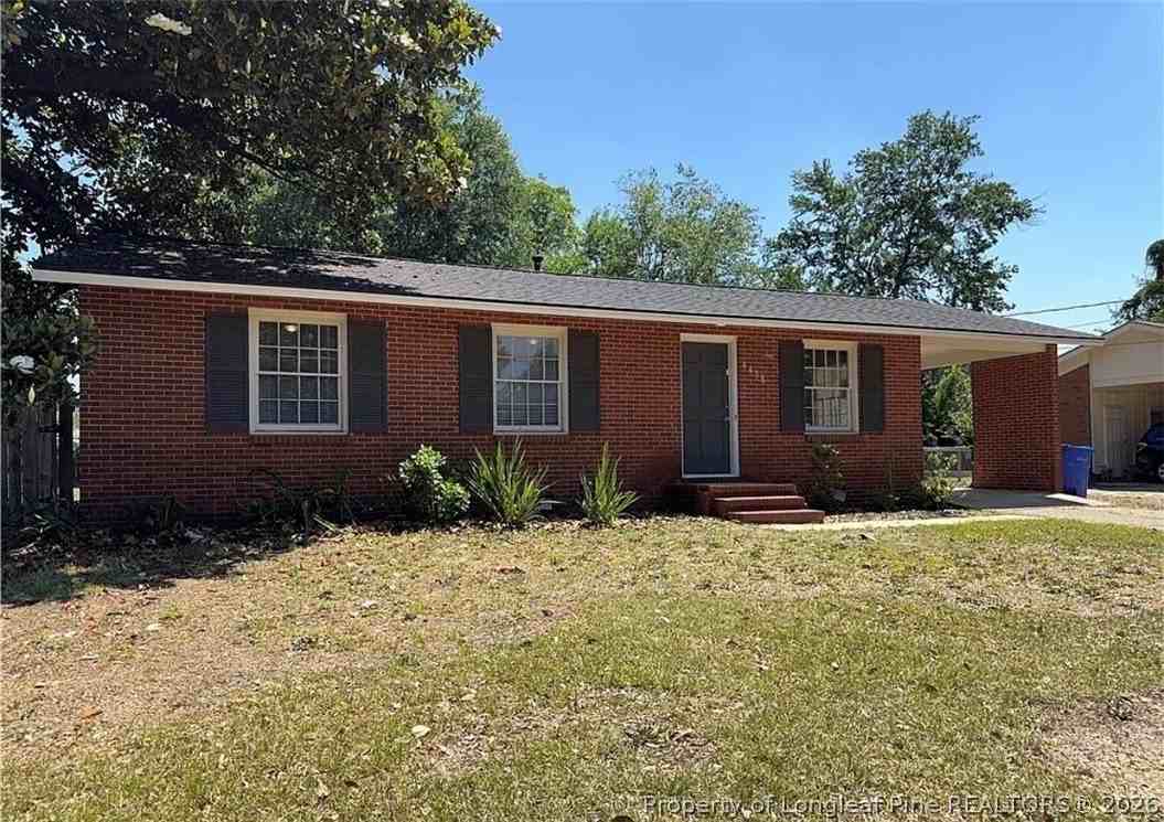 4438 Wellington Dr - Photo 3 of 23