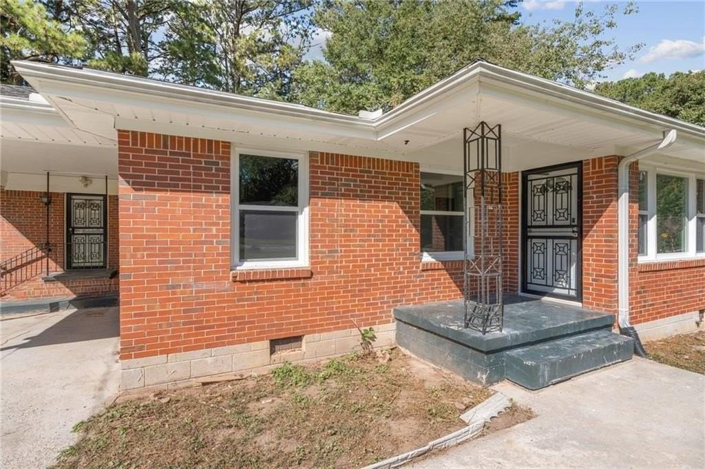 2465 Wood Valley Dr - Photo 2 of 25