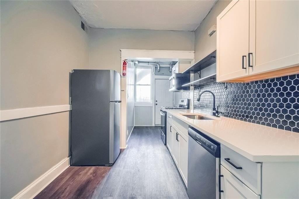 1445 Lucile Ave Sw #2 - Photo 6 of 31
