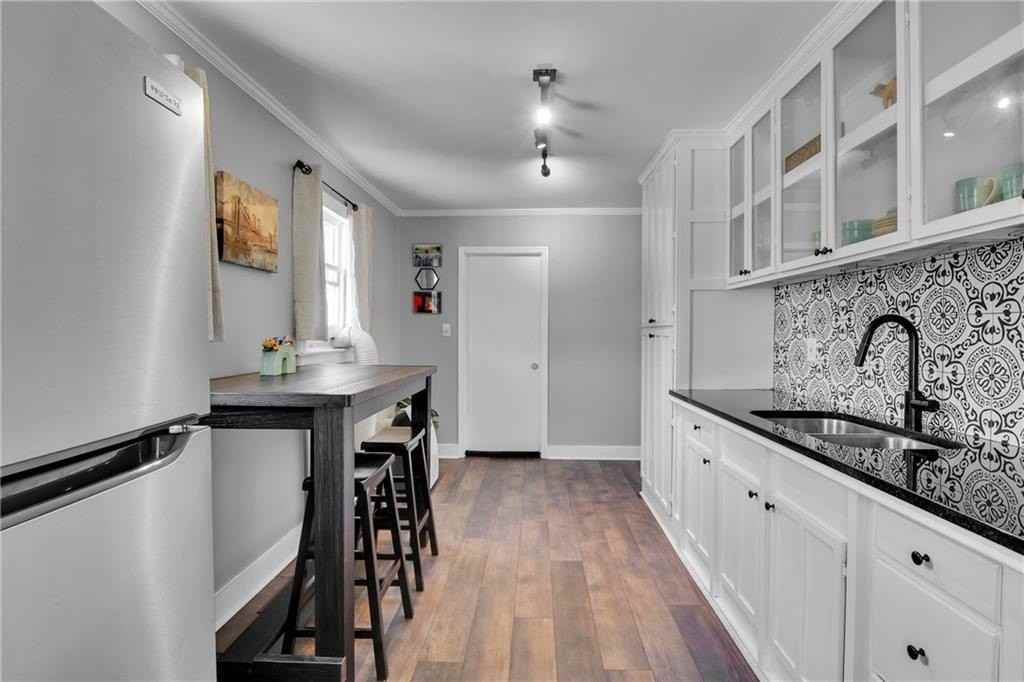1279 Eubanks Ave #B - Photo 5 of 27