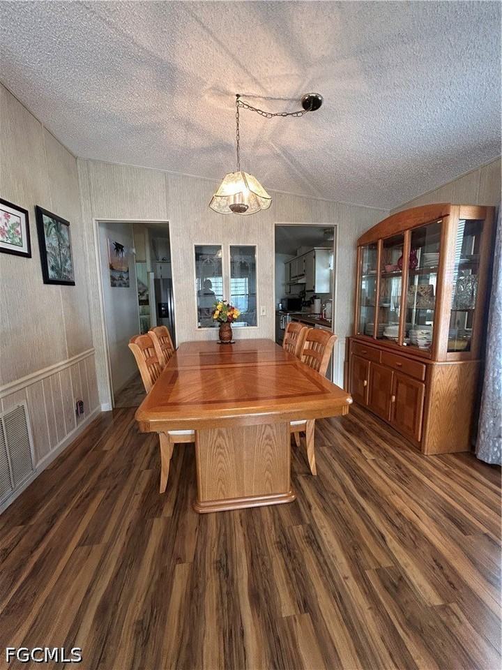 571 Sunrise Ln - Photo 7 of 18