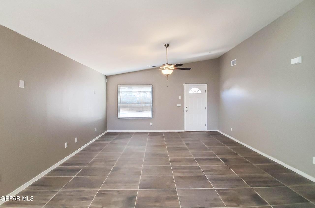 12004 Mesquite Thorn Dr - Photo 6 of 16