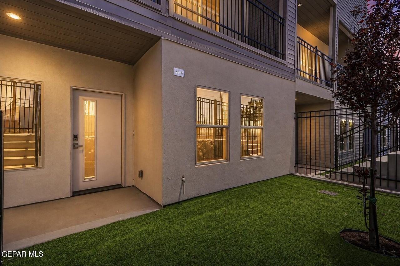 201 N Desert Pass St #A2 - Photo 3 of 48