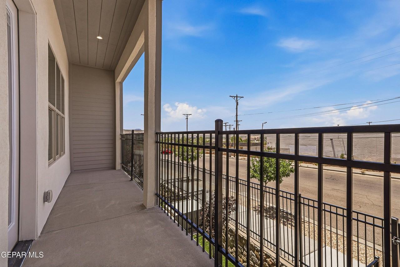 201 N Desert Pass St #A2 - Photo 6 of 48