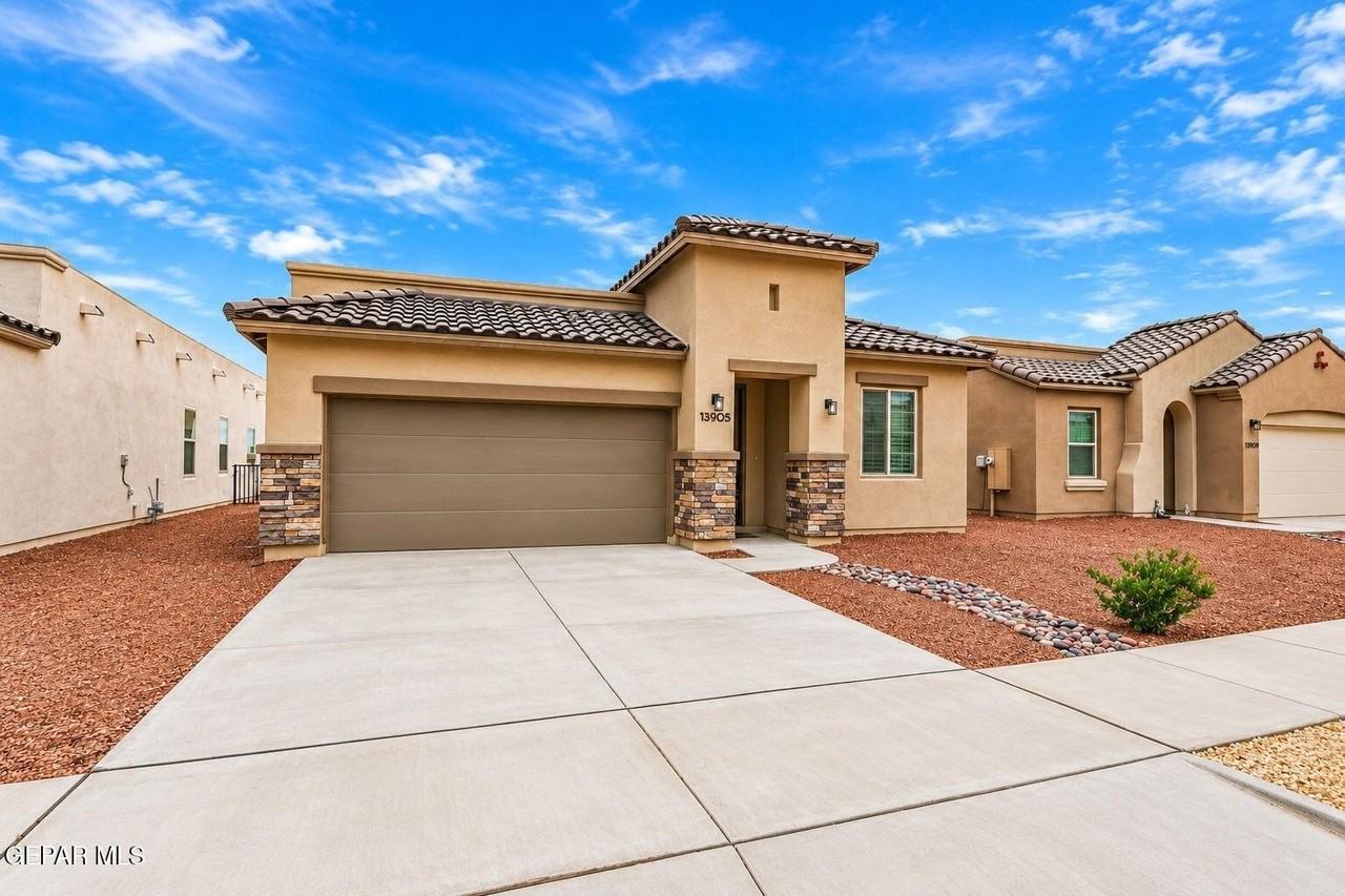 13905 Lorenz Ave - Photo 2 of 33