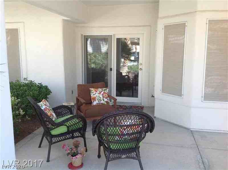 7636 Rolling View Dr #101 - Photo 7 of 45