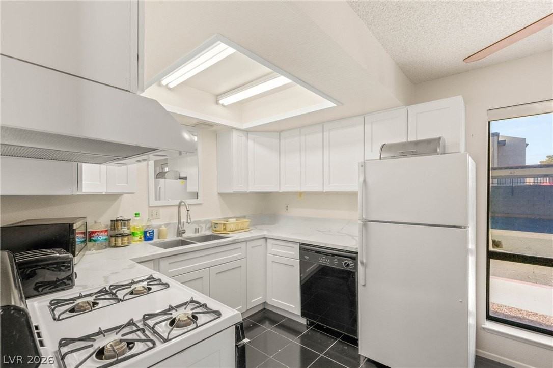 5171 Caliente St #131 - Photo 7 of 31