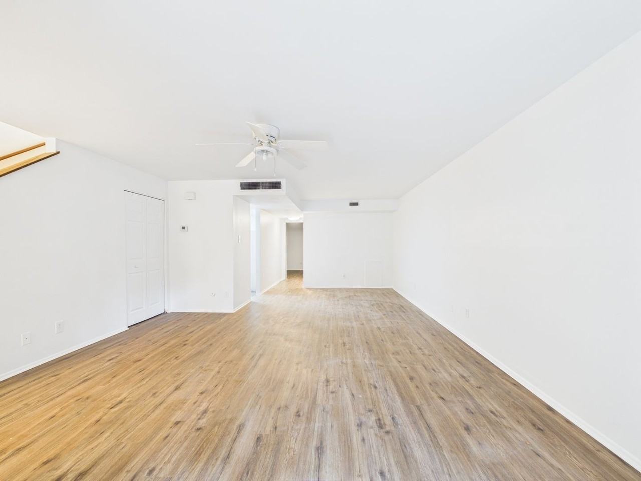 1 Saint James Ct - Photo 6 of 30