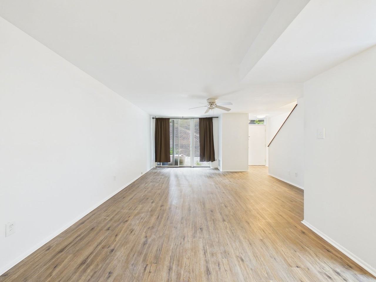 1 Saint James Ct - Photo 7 of 30