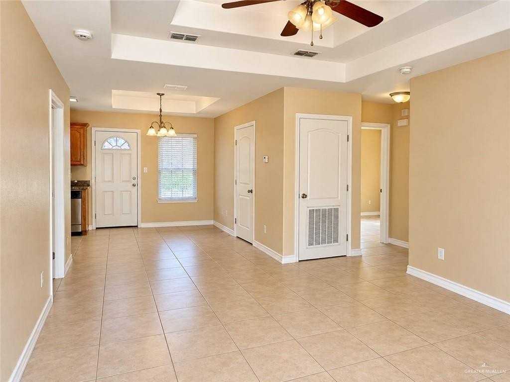 2112 W Western Dr #3 - Photo 2 of 8