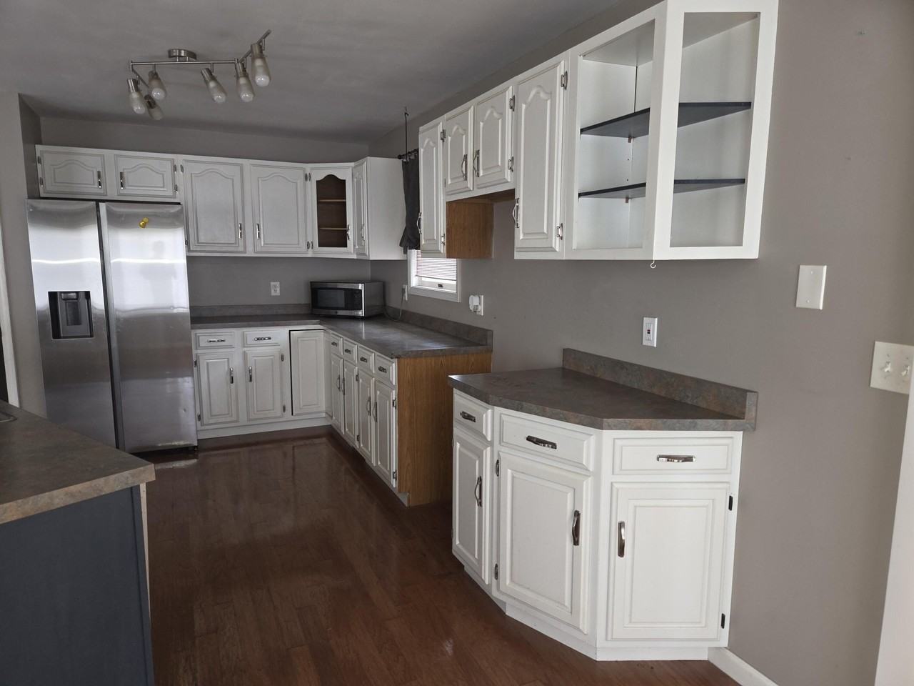 4043 Westover Dr - Photo 5 of 17