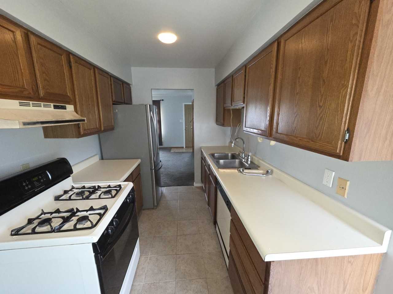 7936 Taney Pl - Photo 3 of 10