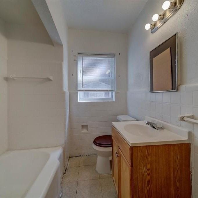 16559 Murray Hill St - Photo 2 of 11