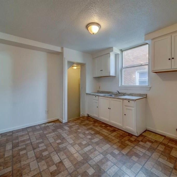 16559 Murray Hill St - Photo 3 of 11