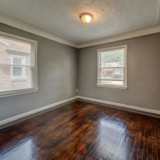 16559 Murray Hill St - Photo 4 of 11