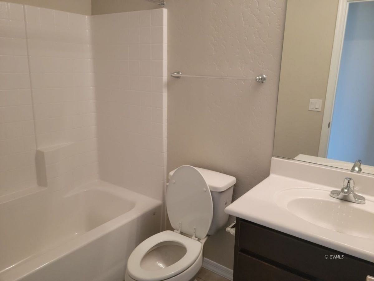 1198 N Coventry Dr - Photo 3 of 14