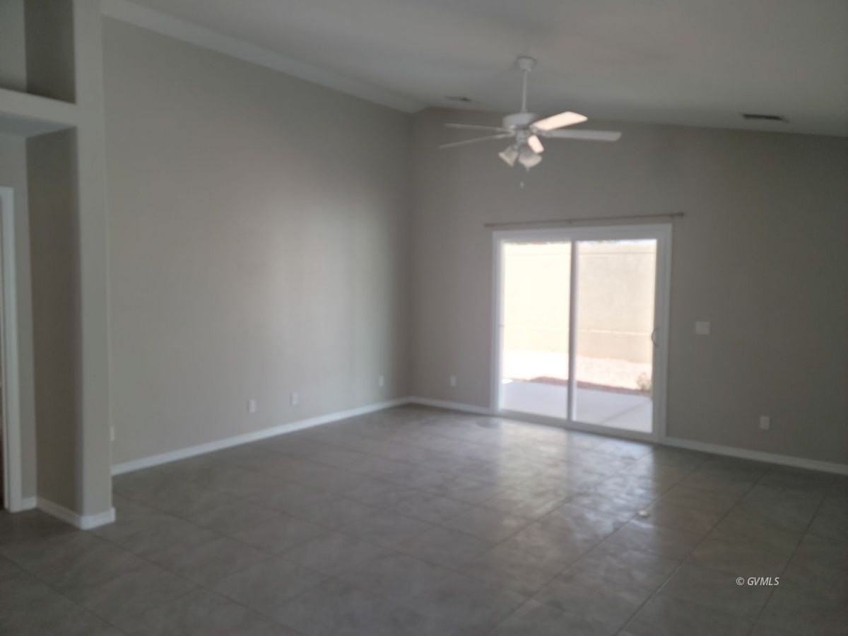 1198 N Coventry Dr - Photo 6 of 14
