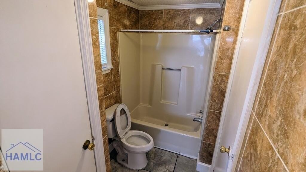 955 Hollywood Dr - Photo 7 of 10