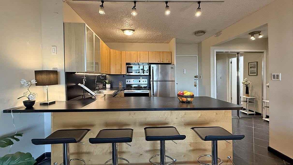 380 MOUNTAIN RD #110 - Photo 6 of 28