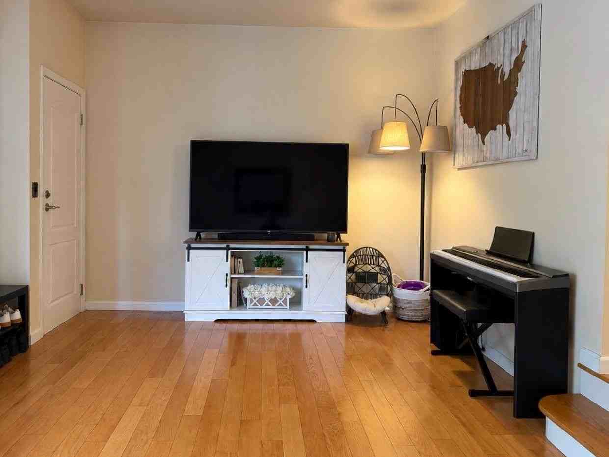 18 Oak St #1 - Photo 4 of 17
