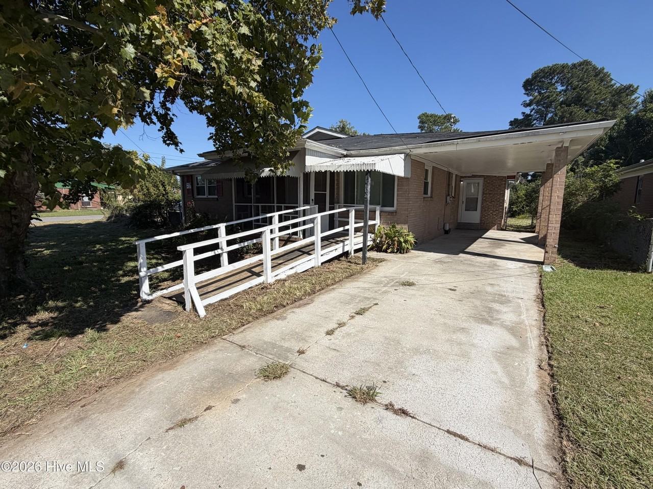 706 E Cedar St - Photo 2 of 14