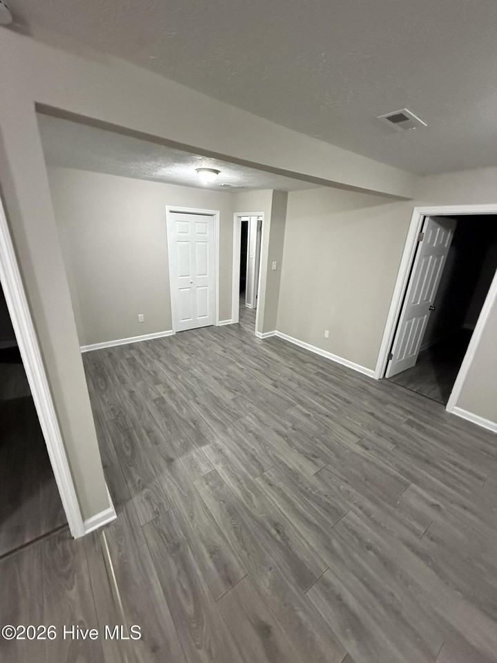 706 E Cedar St - Photo 5 of 14