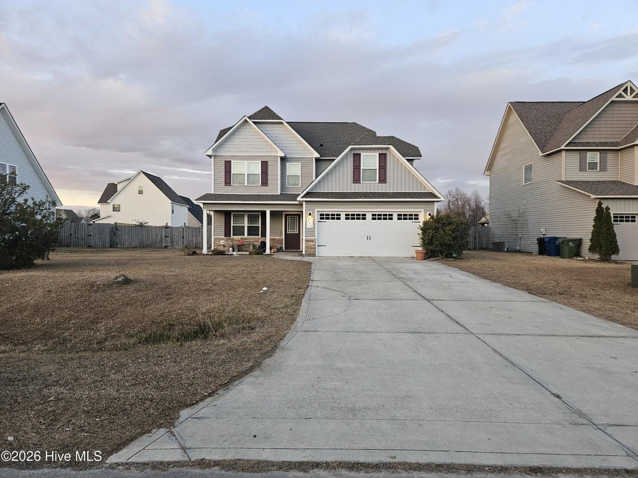 211 Breakwater Dr