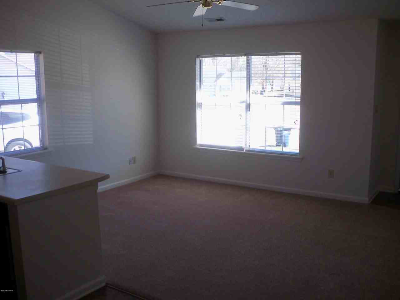 409 Somerset Cv - Photo 2 of 11