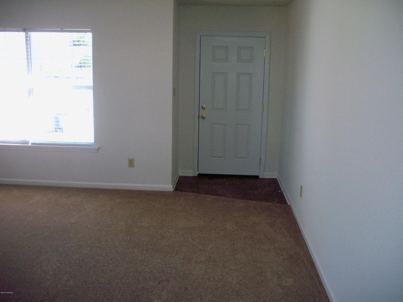 409 Somerset Cv - Photo 3 of 11