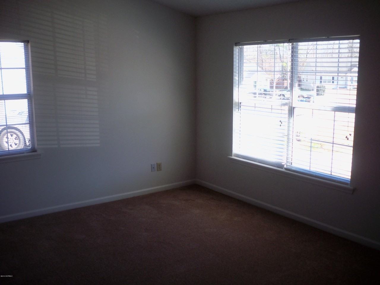 409 Somerset Cv - Photo 5 of 11