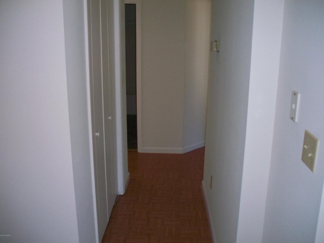 409 Somerset Cv - Photo 6 of 11