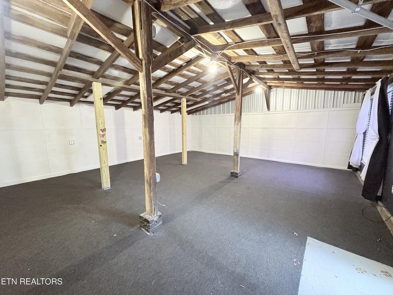 409 N 3rd St - Photo 4 of 11
