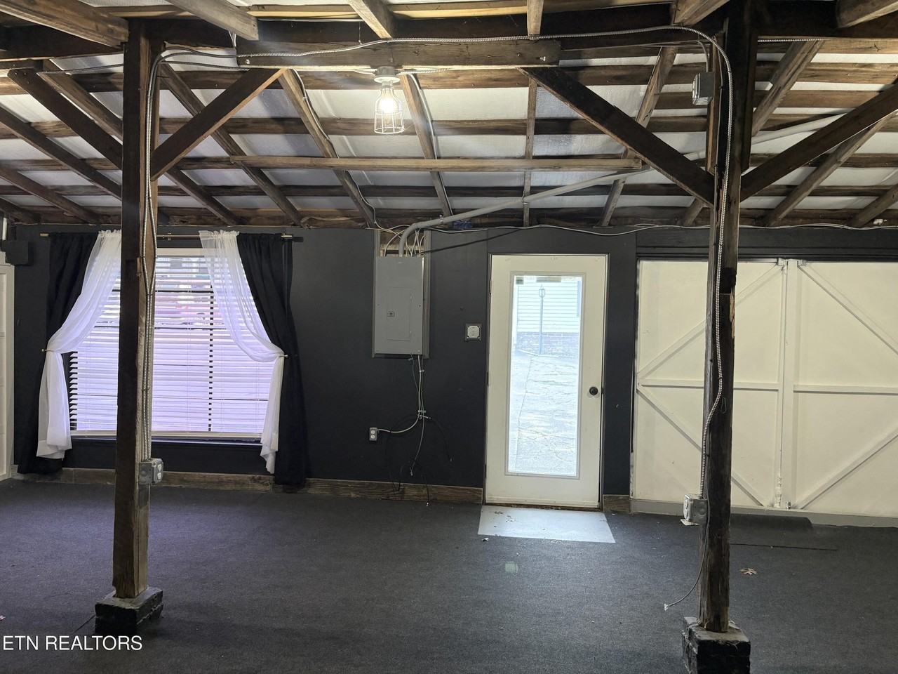 409 N 3rd St - Photo 6 of 11