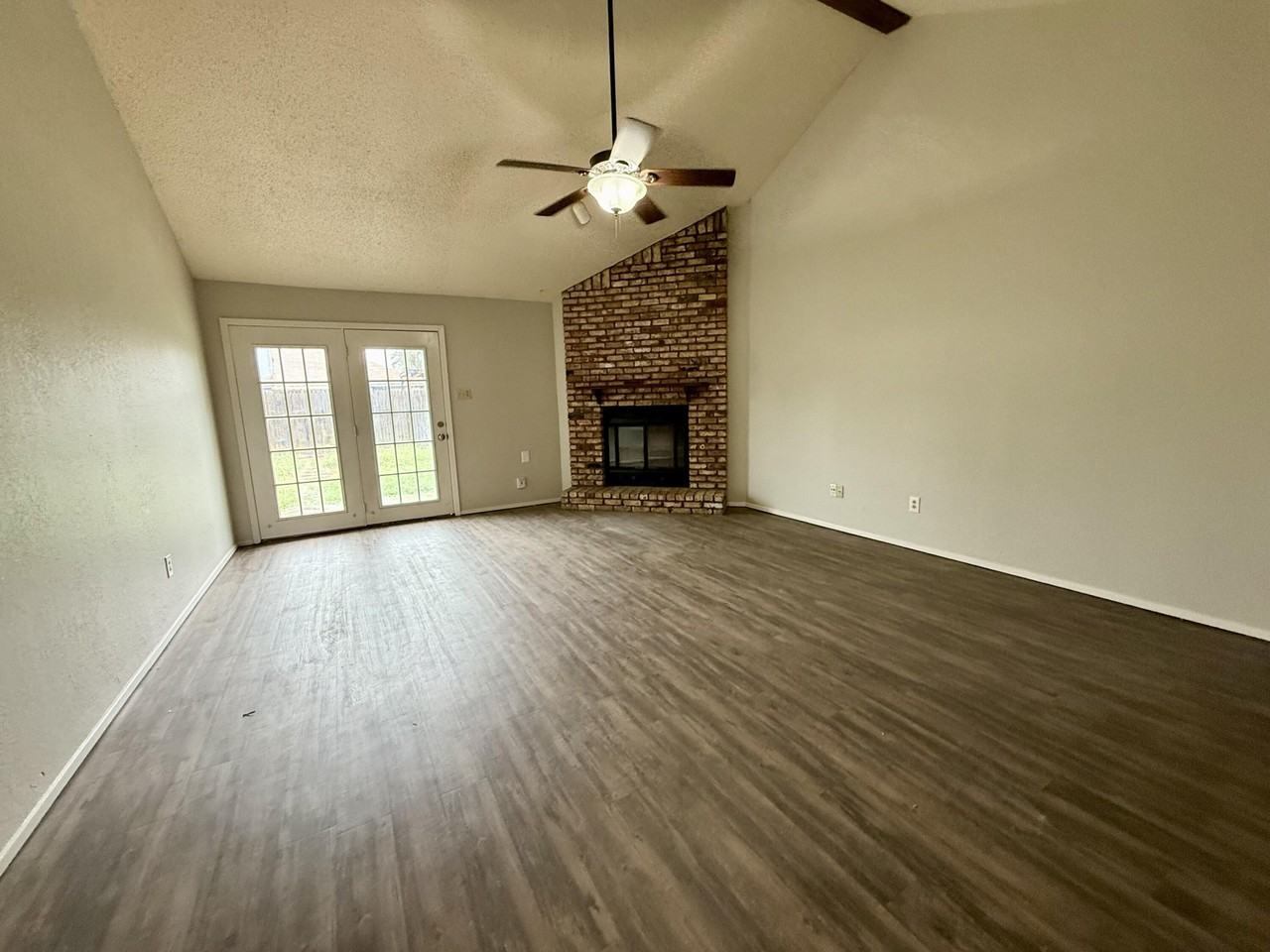 5615 Duke St - Photo 2 of 11