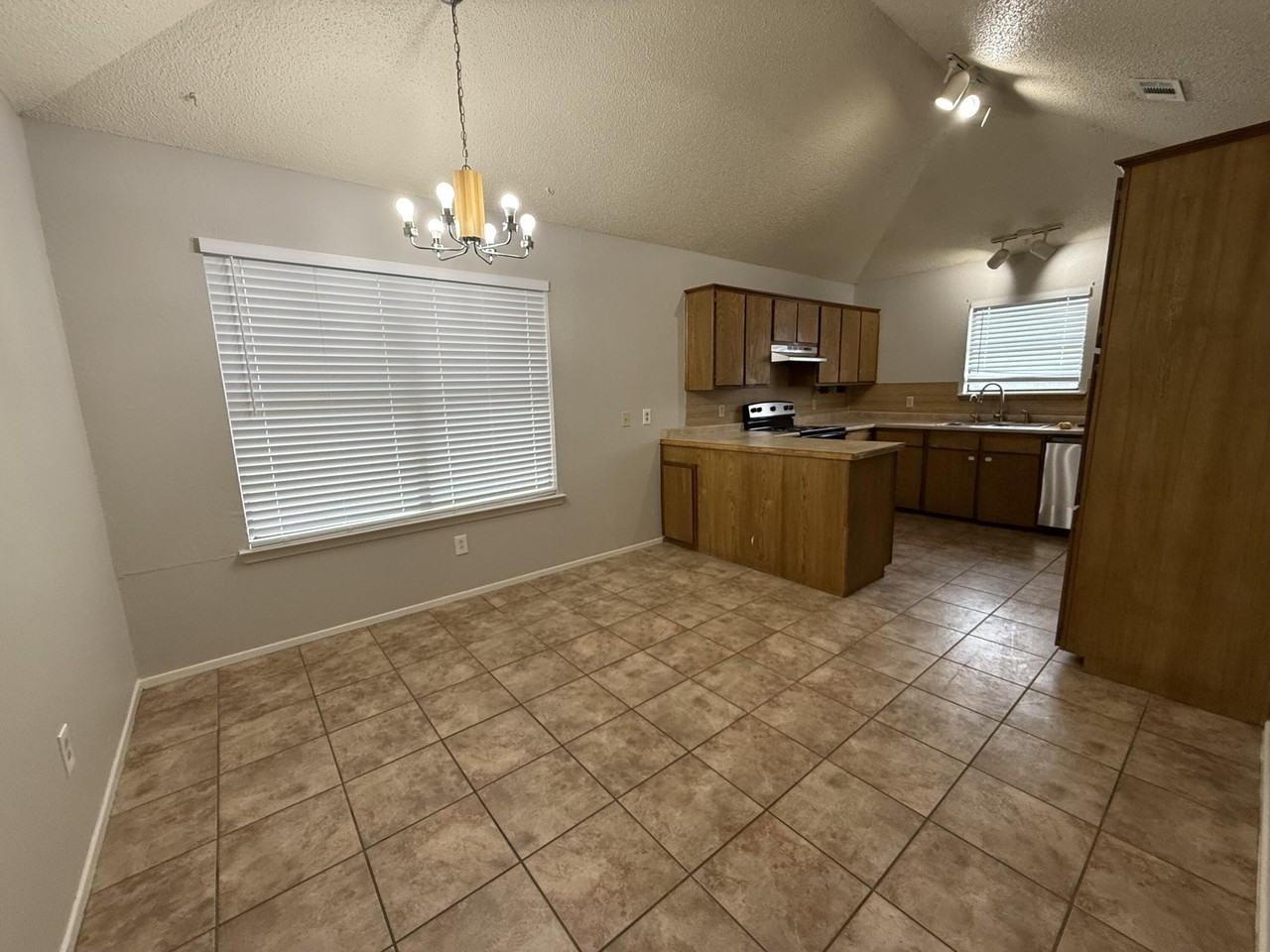 5615 Duke St - Photo 3 of 11