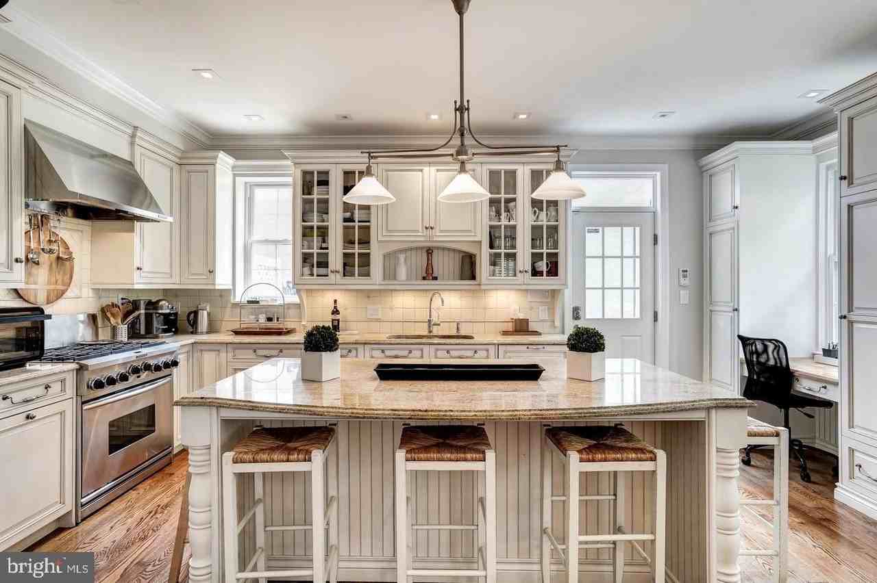 2243 40th St Nw - Photo 2 of 45