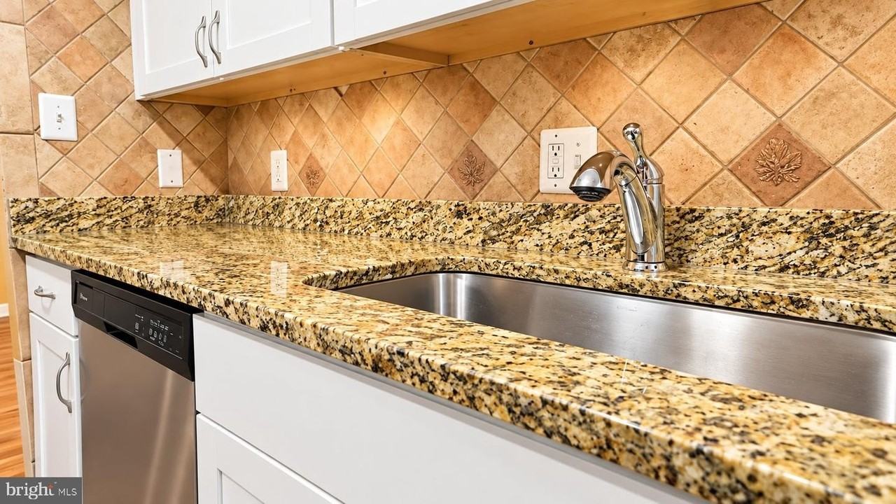 7223 Millcrest Ter - Photo 5 of 33